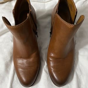 Lucky Brand ankle boots, brown.